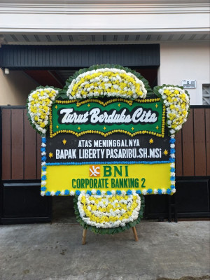 Papan Bunga Duka di Kunjang