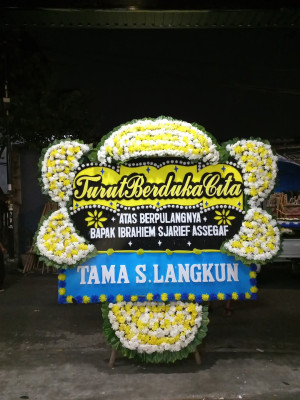 Papan Bunga Duka di Kunjang