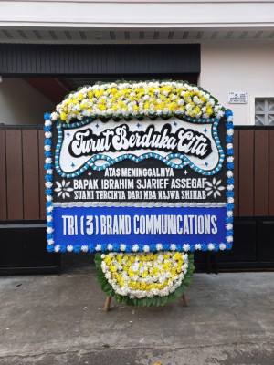 Papan Bunga Duka di Kunjang